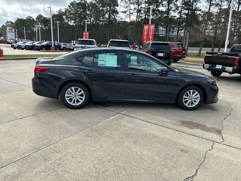 New 2026 Toyota Camry LE image 8