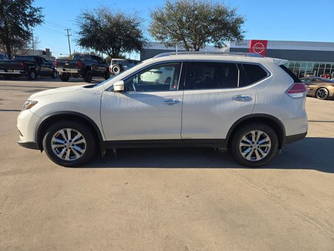 Used 2016 Nissan Rogue SV image 6