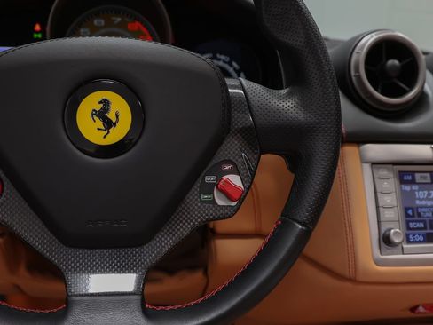 Used 2010 Ferrari California RWD image 55