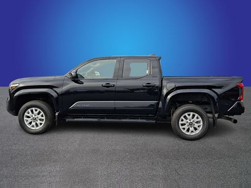 Used 2025 Toyota Tacoma SR5 AWD/4WD image 7