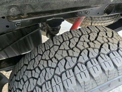 Used 2017 GMC Sierra 2500 SLT w/ Duramax Plus Package image 17