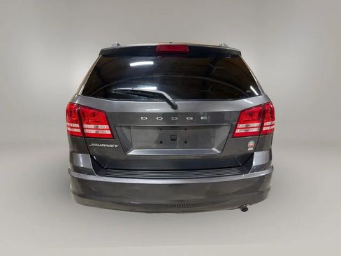 Used 2020 Dodge Journey SE w/ SE Popular Equipment Group image 6