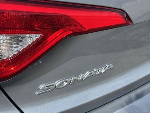 Used 2016 Hyundai Sonata SE FWD image 11