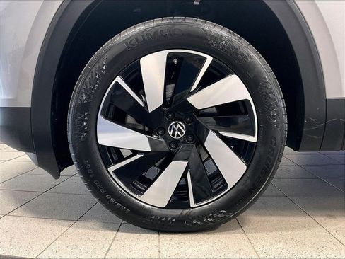 Used 2024 Volkswagen Atlas Cross Sport SE AWD/4WD image 7