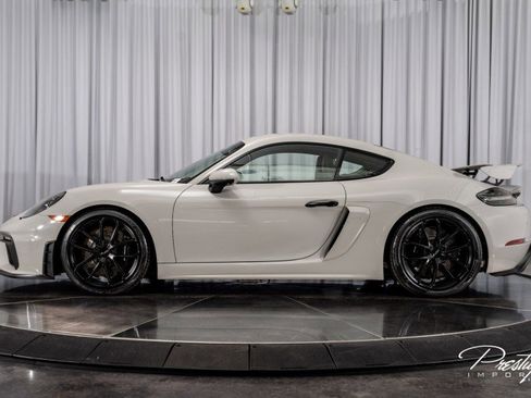 Used 2020 Porsche 718 Cayman GT4 image 8