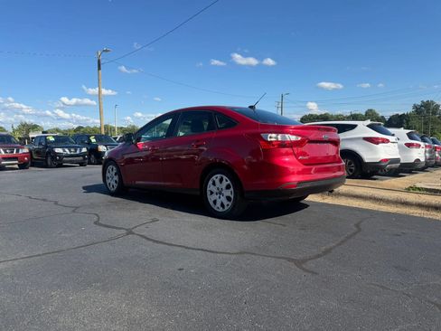 Used 2012 Ford Focus SE FWD image 5