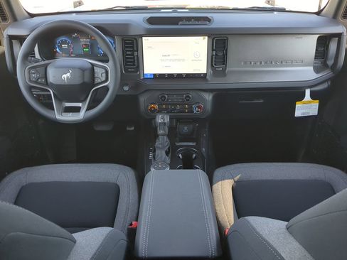 New 2025 Ford Bronco 4-Door image 13