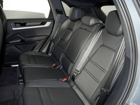 New 2026 Porsche Cayenne S AWD/4WD image 35