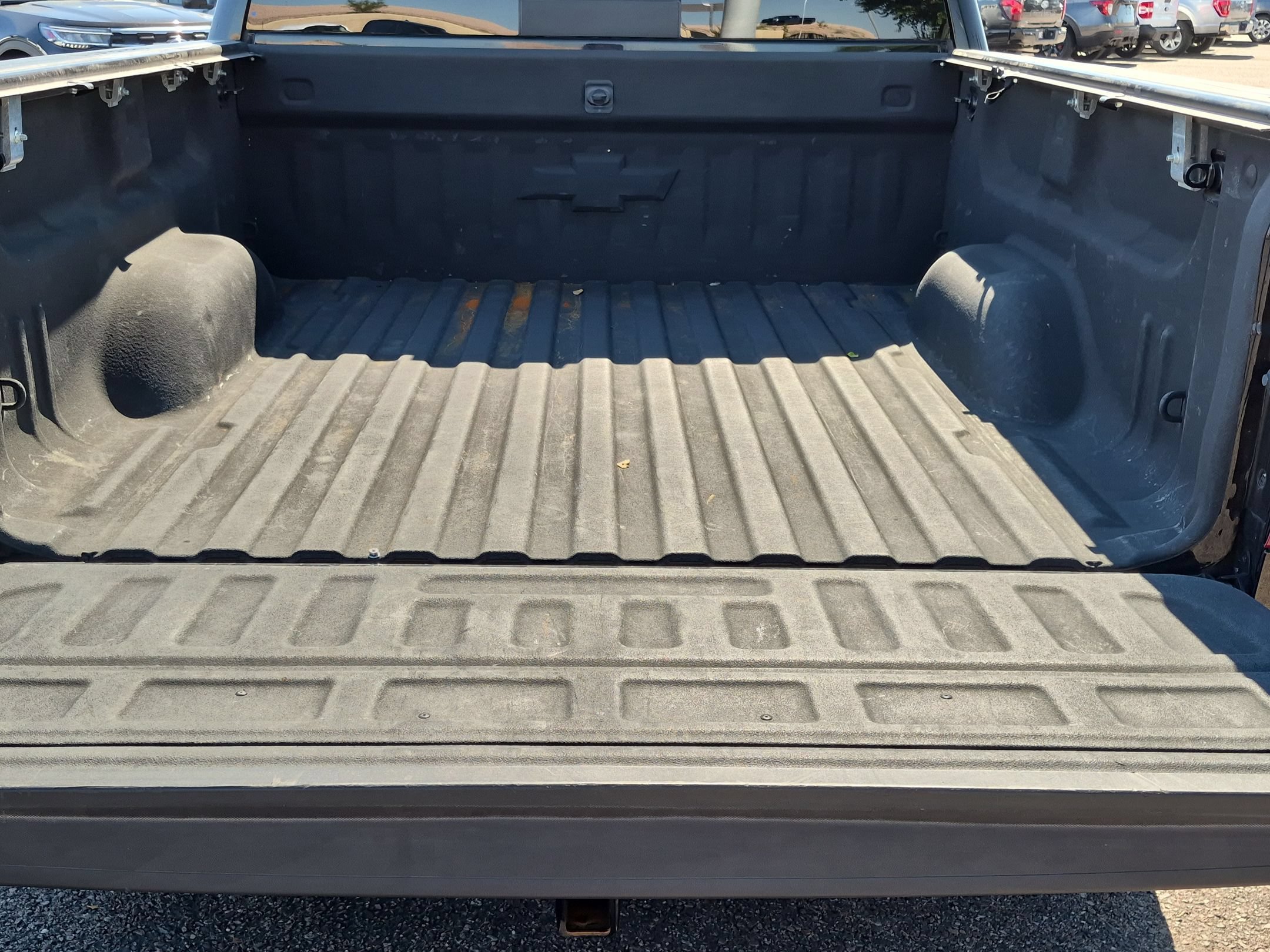 Used 2018 Chevrolet Silverado 1500 LTZ Z71 w/ LTZ Plus Package AWD/4WD image 7