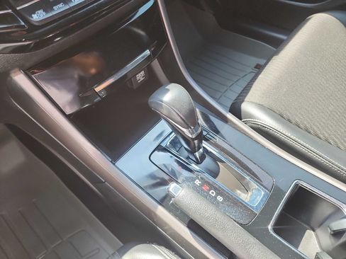Used 2017 Honda Accord Sport image 24