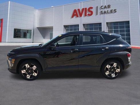 Used 2025 Hyundai Kona SEL FWD image 2
