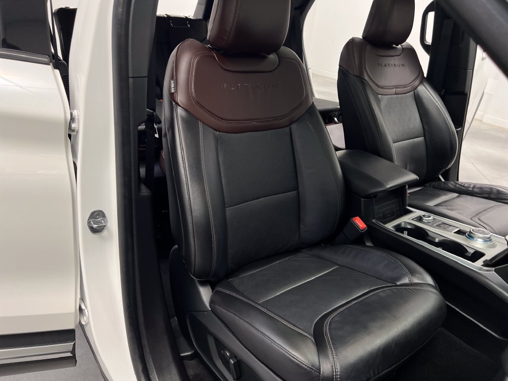 Used 2023 Ford Explorer Platinum w/ Technology Package AWD/4WD image 35