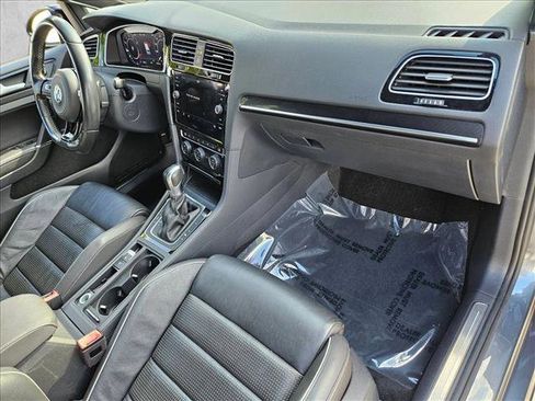 Used 2019 Volkswagen Golf image 21