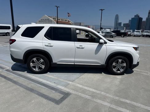 Used 2024 Honda Pilot EX-L image 6