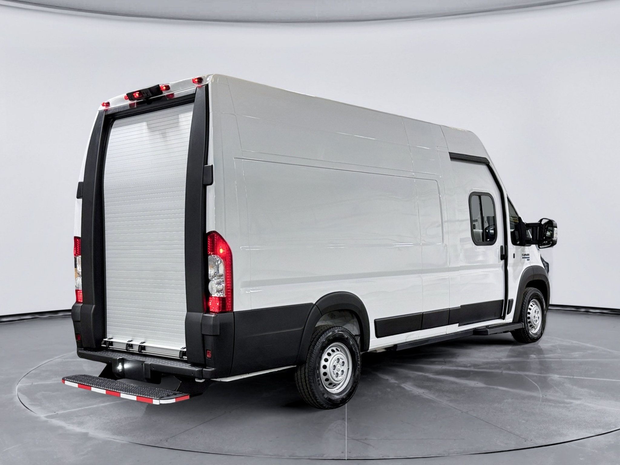 Used 2024 RAM ProMaster 3500 w/ Delivery Van Package FWD image 3