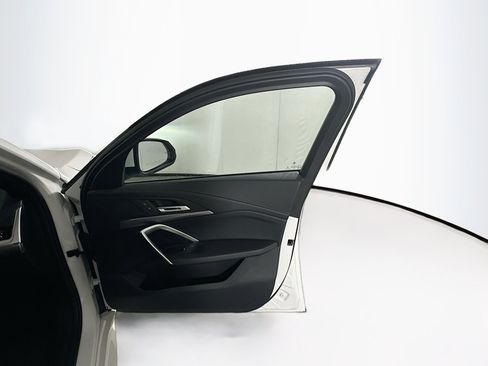 Used 2025 BMW X2 xDrive28i w/ M Sport Package image 34