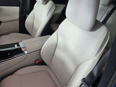 New 2026 Mercedes-Benz GLC 300 image 8