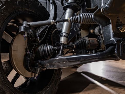 Used 2025 GMC Sierra 1500 AT4 w/ AT4 Premium Package image 12