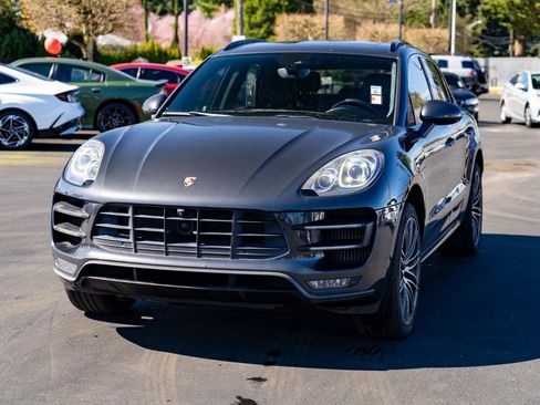 Used 2018 Porsche Macan Turbo AWD/4WD image 4