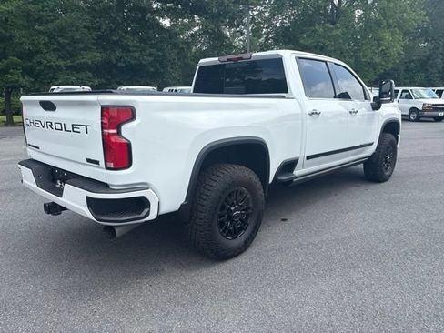 Used 2025 Chevrolet Silverado 2500 High Country w/ High Country Premium Package AWD/4WD image 5