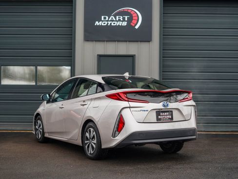 Used 2017 Toyota Prius Prime Premium image 5