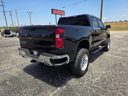 Used 2024 Chevrolet Silverado 1500 LT w/ Z71 Off-Road Package AWD/4WD image 6