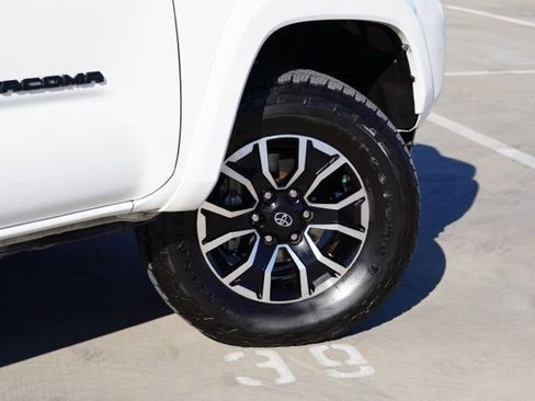 Used 2023 Toyota Tacoma TRD Sport image 7