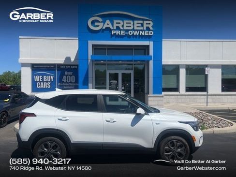 Used 2024 Kia Seltos LX AWD/4WD image 1