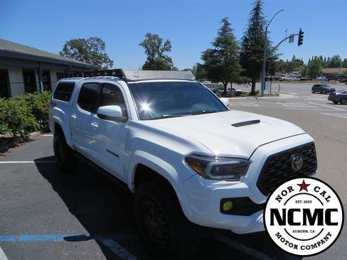 Used 2021 Toyota Tacoma TRD Sport image 5