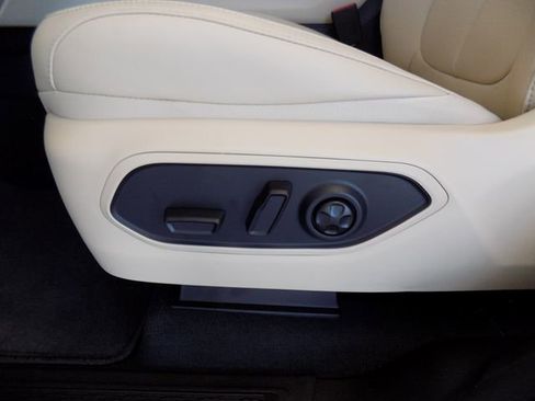 New 2026 Jeep Grand Cherokee L Limited RWD image 20