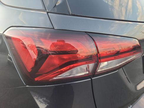 Used 2023 Chevrolet Equinox LT image 24