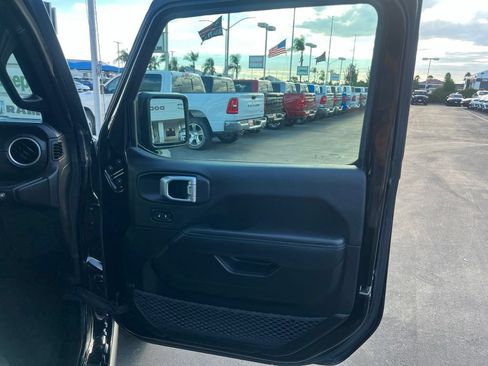 Used 2023 Jeep Wrangler Unlimited Rubicon 4xe w/ Cold Weather Group AWD/4WD image 35