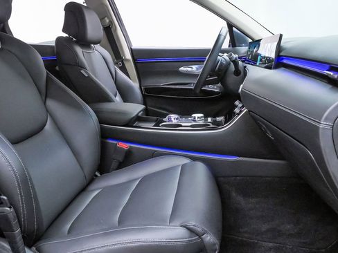 Certified 2026 Genesis GV70 2.5T AWD/4WD image 13