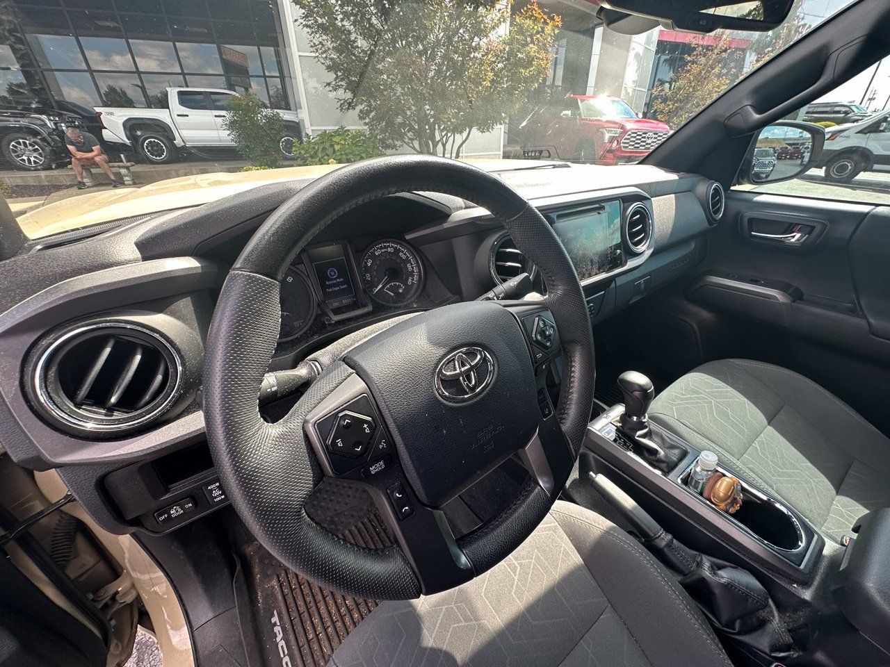 Used 2019 Toyota Tacoma TRD Off-Road AWD/4WD image 12