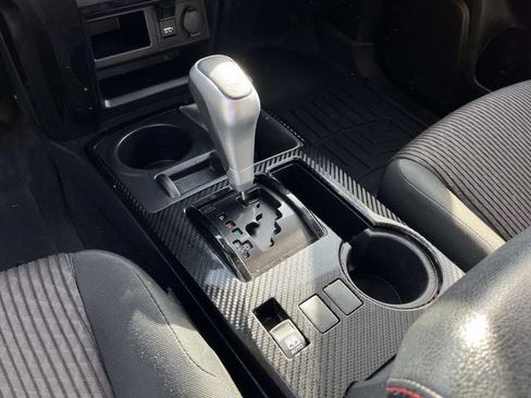 Used 2022 Toyota 4Runner TRD Off-Road AWD/4WD image 32