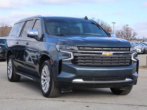 Used 2021 Chevrolet Suburban Premier image 4