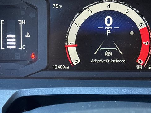 Used 2025 Toyota 4Runner SR5 RWD image 29