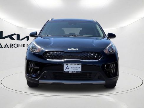 Used 2022 Kia Niro LXS FWD image 2