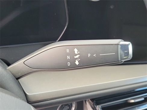 Used 2025 Chevrolet Traverse LT image 20