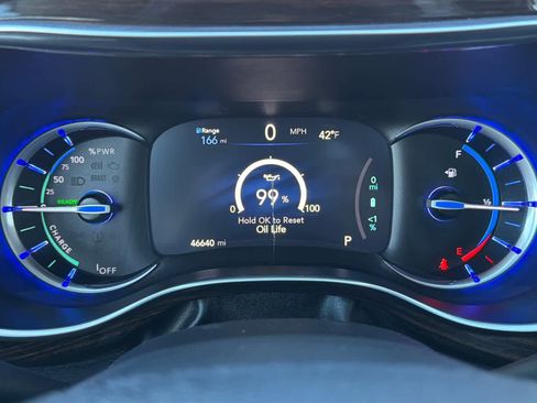 Used 2023 Chrysler Pacifica Limited image 26