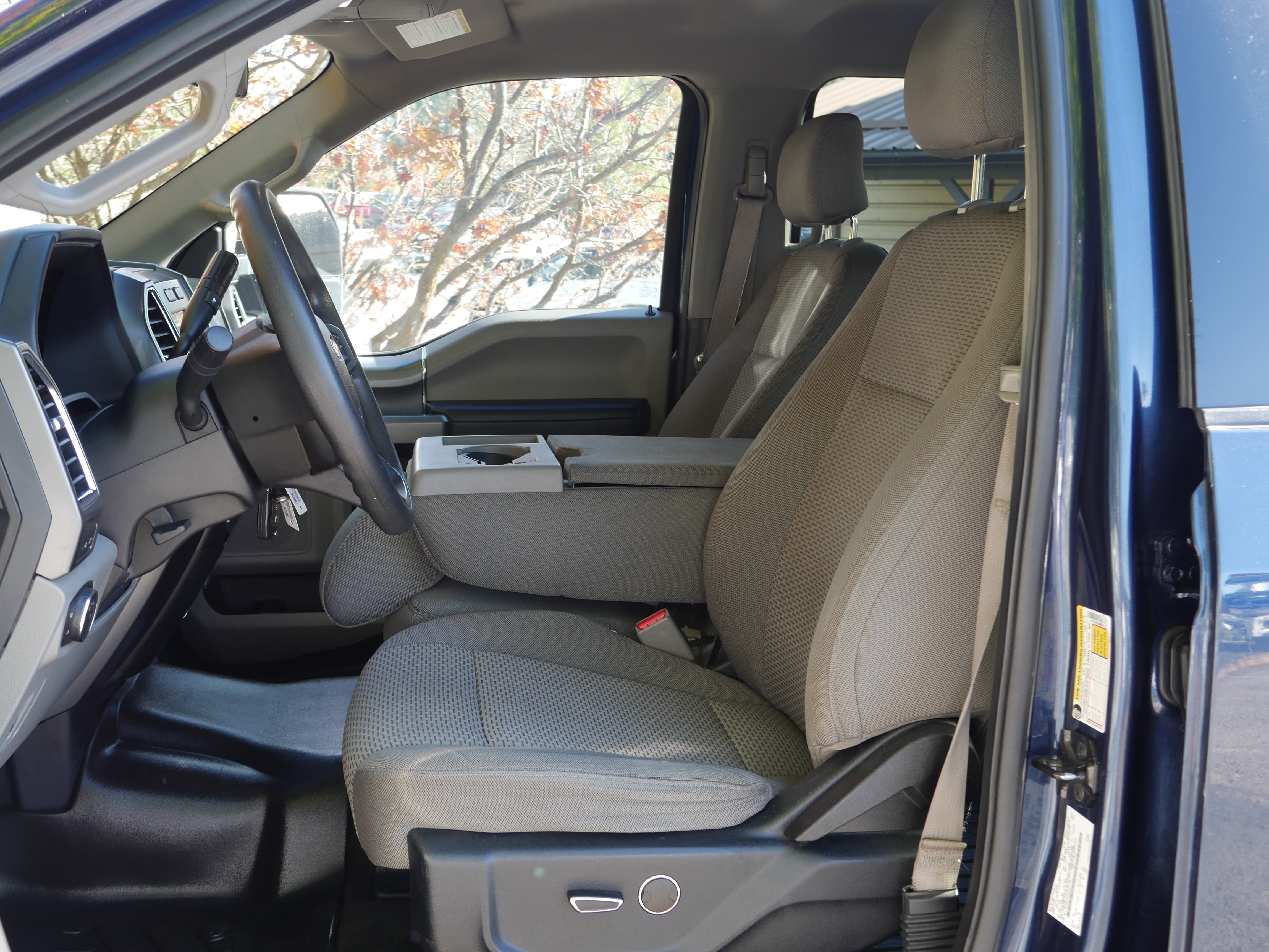 Used 2017 Ford F250 XLT w/ XLT Premium Package AWD/4WD image 3