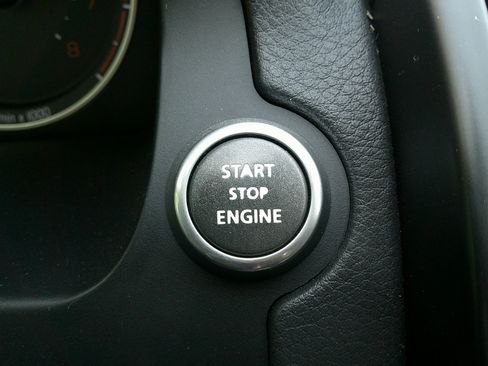 Used 2013 Land Rover LR2 image 24