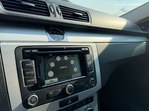 Used 2013 Volkswagen CC R-Line FWD image 18