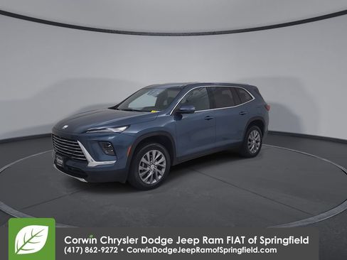 Used 2025 Buick Enclave Preferred AWD/4WD image 7