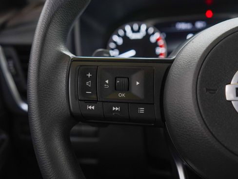 Used 2021 Nissan Rogue S FWD image 25