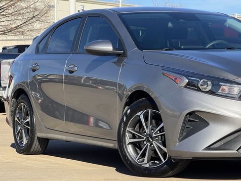 Used 2024 Kia Forte LXS image 3