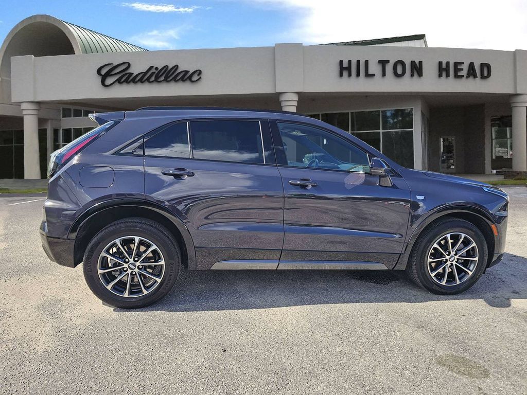 Certified 2024 Cadillac XT4 Sport w/ Cold Weather Package AWD/4WD image 7