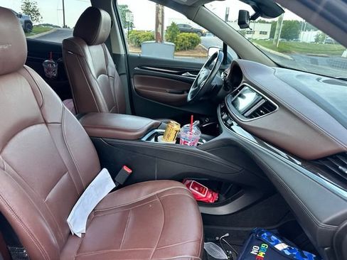 Used 2019 Buick Enclave Avenir w/ Avenir Technology Package AWD/4WD image 13
