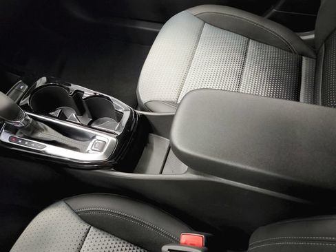 New 2026 Chevrolet Trax LT w/ LT Convenience Package FWD image 21