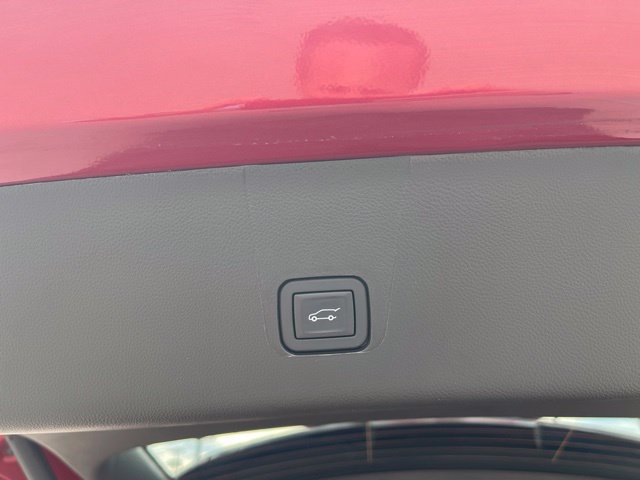 Used 2023 Chevrolet Traverse LT FWD image 39